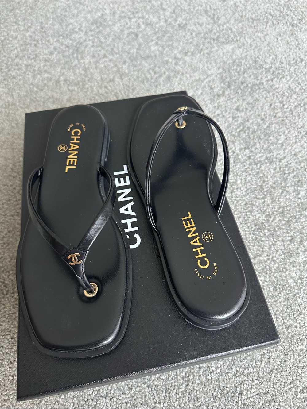 Chanel 2026 Metiers D’Art black thongs sandals shoes EU40 US9 - Picture 6 of 9